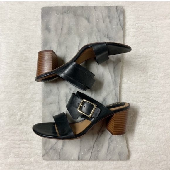 Clarks Shoes - Clarks Artisan Heels Size 7 Leather Double Strap Buckle Sandals Black